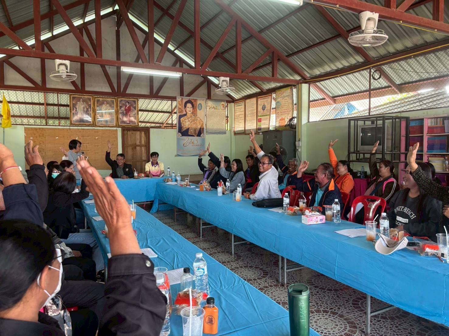 พช.นาเยีย ประชุมคณะกรรมการเครือข่ายกองทุนหมู่บ้านระดับตำบล