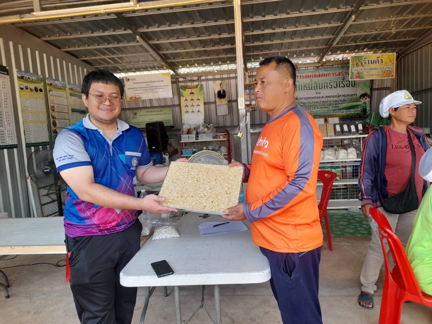 สำนักงานพัฒนาชุมชนอำเภอนาเยีย จังหวัดอุบลราชธานีติดตามและสนับสนุนการดำเนินงานของ กลุ่มเป้าหมายที่เข้าร่วมโครงการพัฒนาผลิตภัณฑ์ OTOP กลุ่มปรับตัวสู่การพัฒนา (Quadrant D) ให้มีคุณภาพมาตรฐาน ประจำปี พ.ศ.2569  